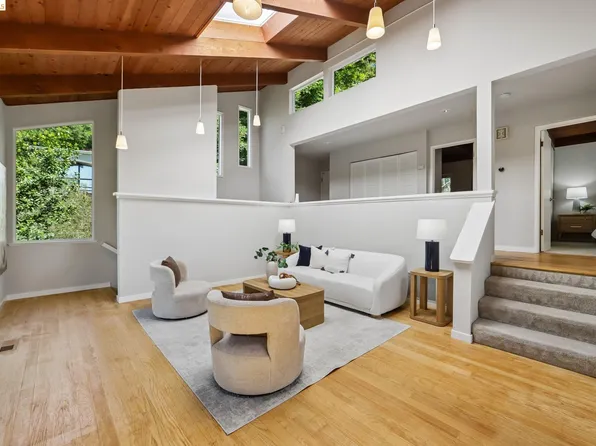 6643 Aitken Dr, Oakland, CA 94611