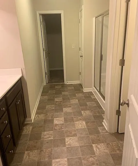 910 Walnut Woods Dr — Photo 8