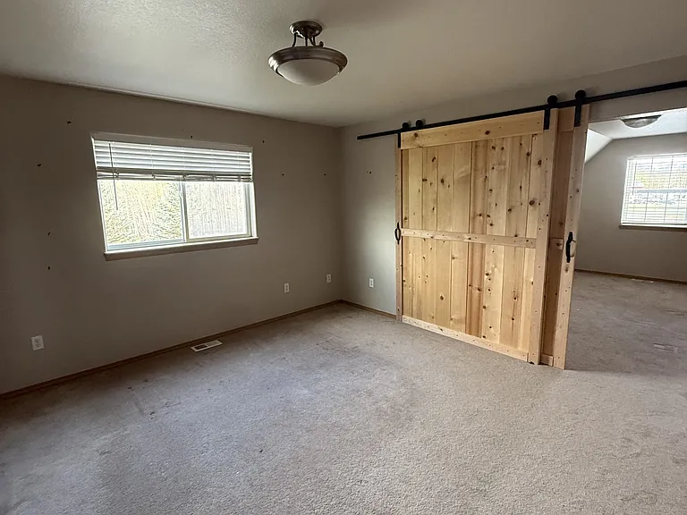 335 N Roy Cir — Photo 12