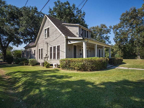 3rd image of 1103 N Avenue E