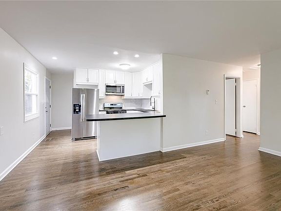 3rd image of 436 N 83rd Pl