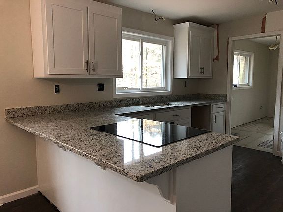 2nd image of 982 Etta Vesta Cir