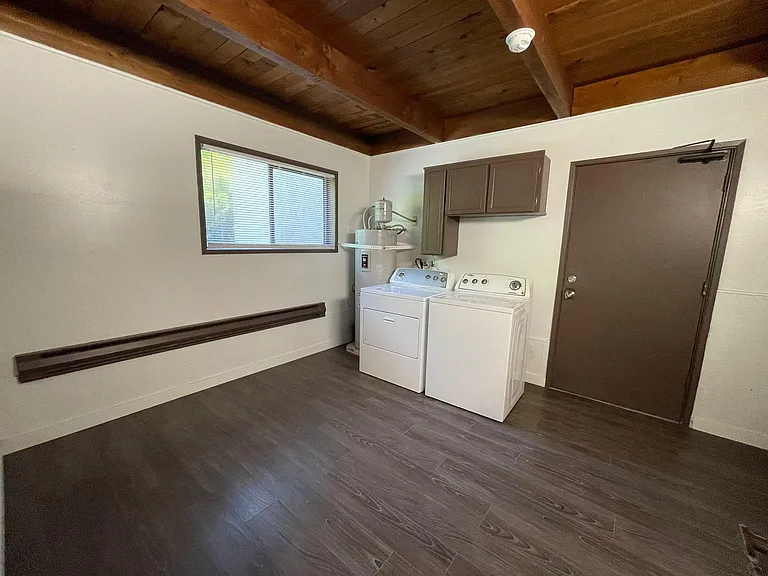 204 Dennis Way — Photo 15