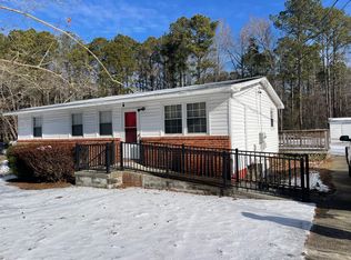 563 Wilson Ln, Weems, VA 22576