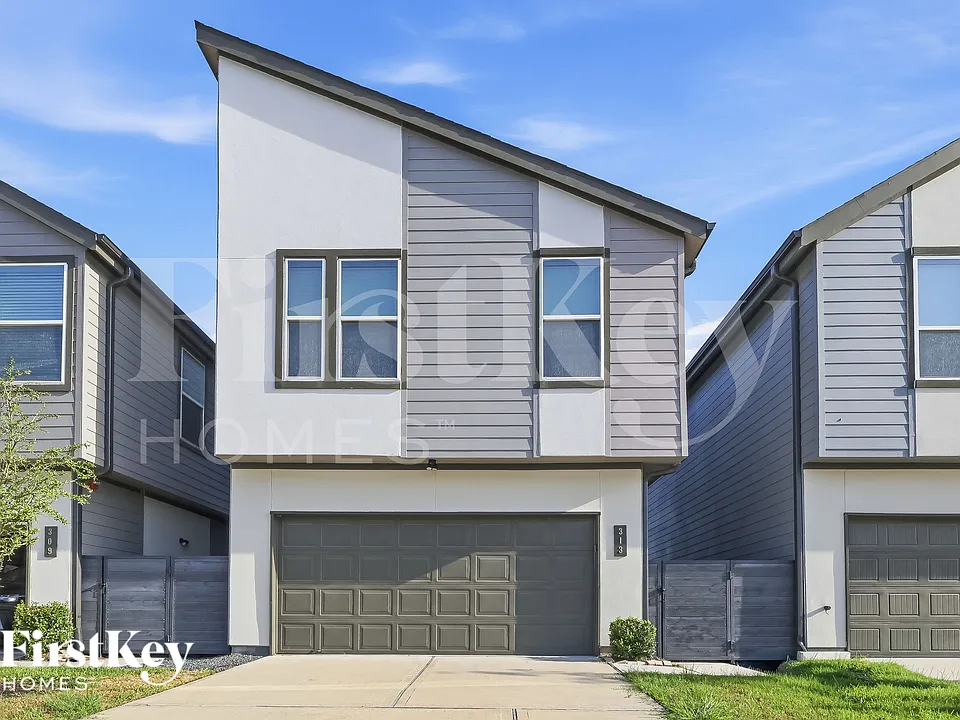 313 N Centro Cir