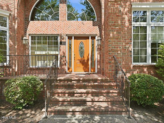 5th image of 114 Haddington Drive