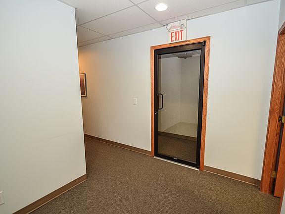 3rd image of 10130 100th Ave