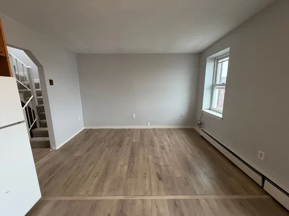 31 Chelsea St, Boston, MA 02128