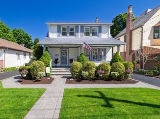 43 Nassau Boulevard, Malverne, NY 11565