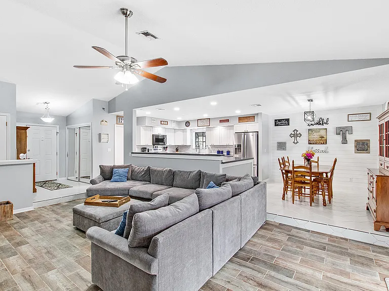 912 Blueberry Dr — Photo 9
