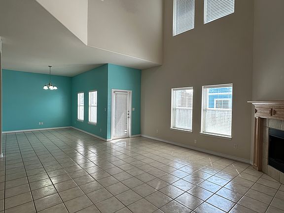 3rd image of 15505 Palmira Ave
