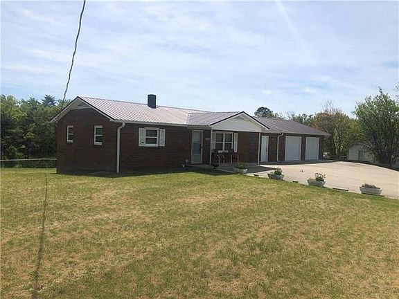 3rd image of 2326 Coral Dr