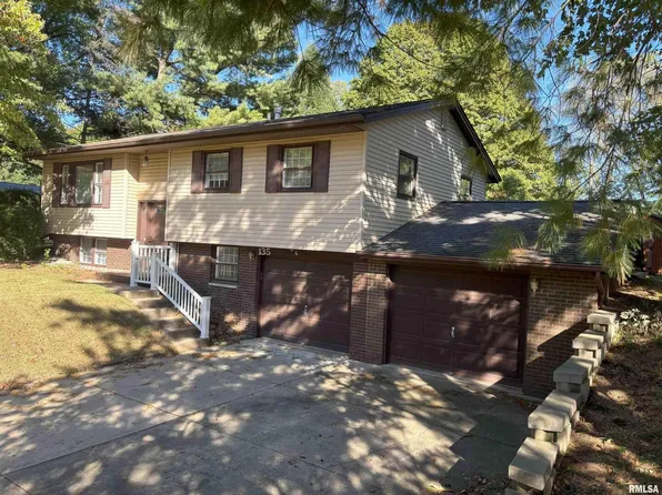 135 S Park Ct, Geneseo, IL 61254