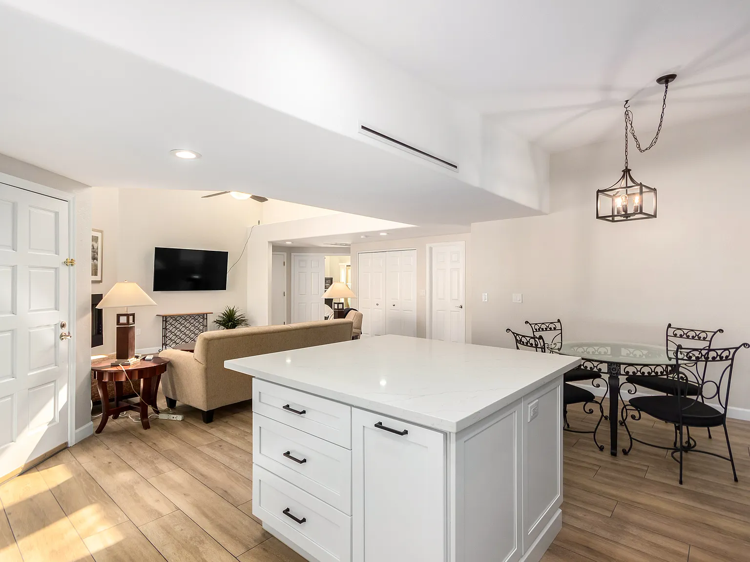 2 bed, 1278 sqft, $3,000 — Photo 3
