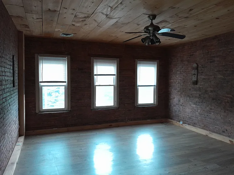 107 S Pawling St #7 — Photo 3