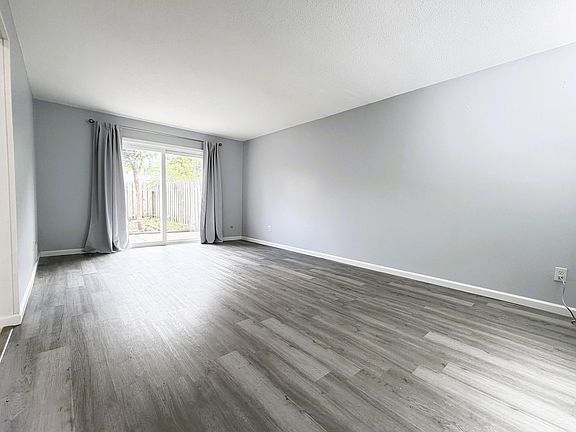 4th image of 9458 Fordham St