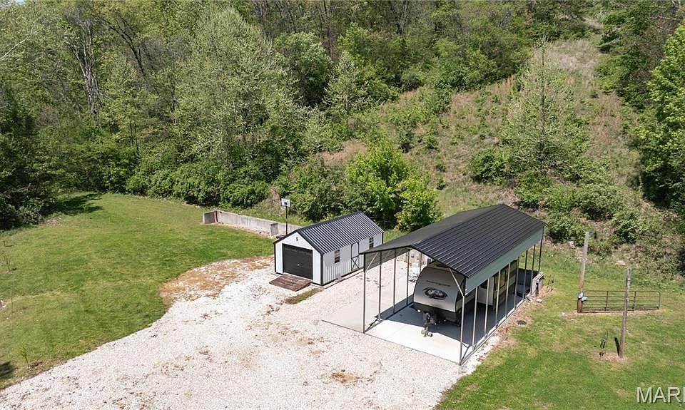 1st image of 1060 Godar Hollow Rd