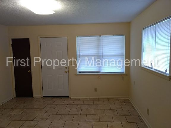 5th image of 1822 Olive St