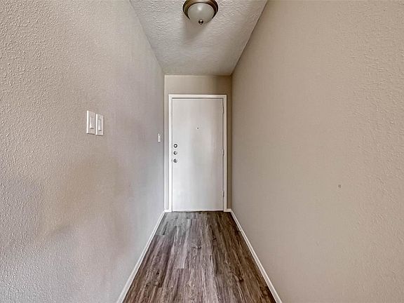 4th image of 6206 S Briar Knoll Dr