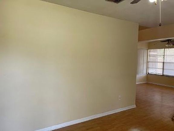 4th image of 935 Shorecrest Ave