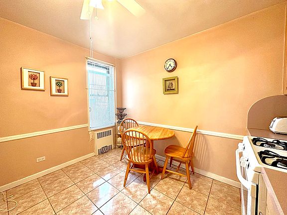 3rd image of 2555 Batchelder St APT 5D