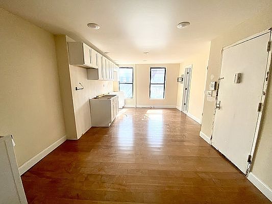 1st image of 418 E 120th St #3A