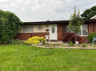 8274 Gulley St, Taylor, MI 48180
