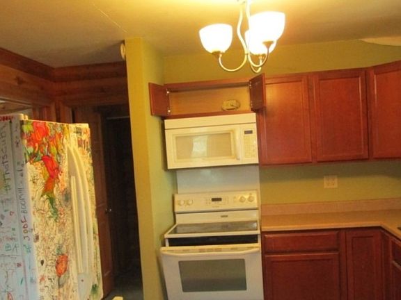 3rd image of 300 Prospect St