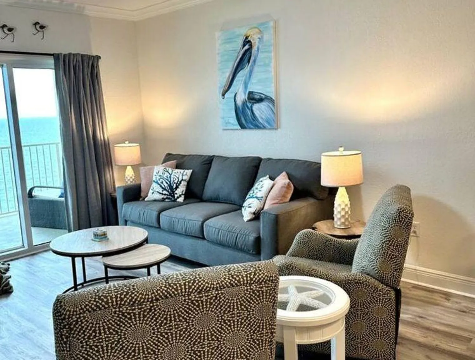 2 bed, 2.0 bath, 1097 sqft, $4,252 — Photo 2