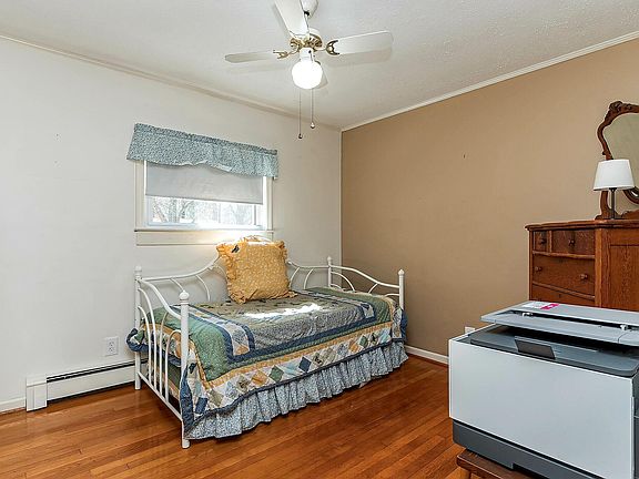 5th image of 2302 W Carver St