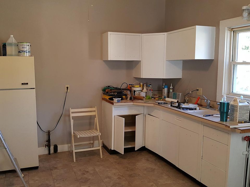 2nd image of 500 Young St