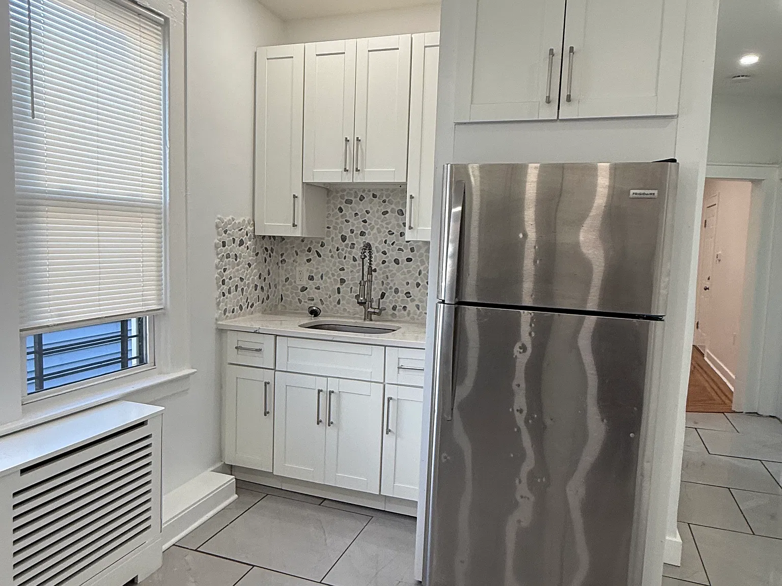 3 bed, $2,385 — Photo 3