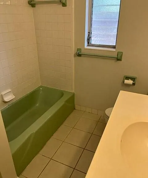 1129 NE 17th Ter #4 — Photo 5