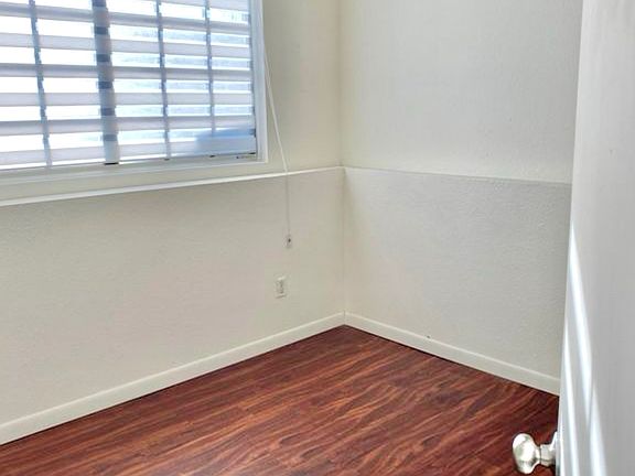 5th image of 4901 E Kelton Ln Unit 1029