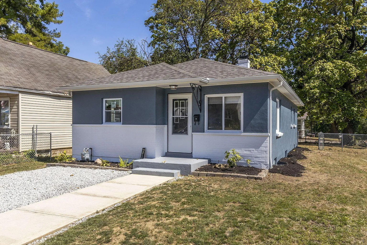 2710 Woodland Ave photo 1
