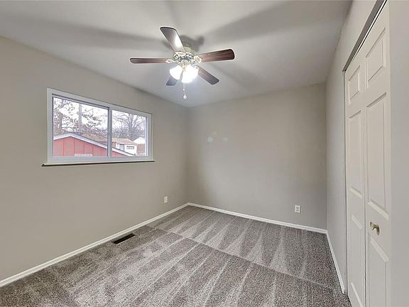 5th image of 1717 Bradshaw Dr