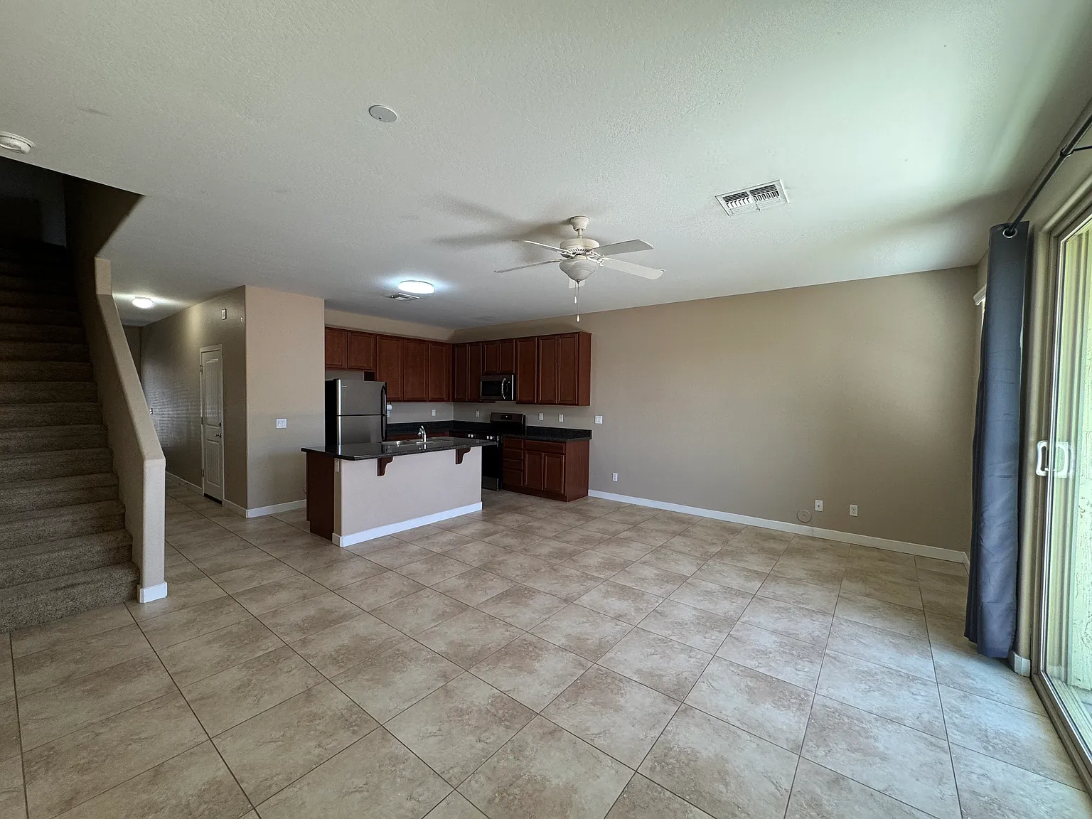 2 bed, 2.5 bath, 1536 sqft, $2,000 — Photo 3
