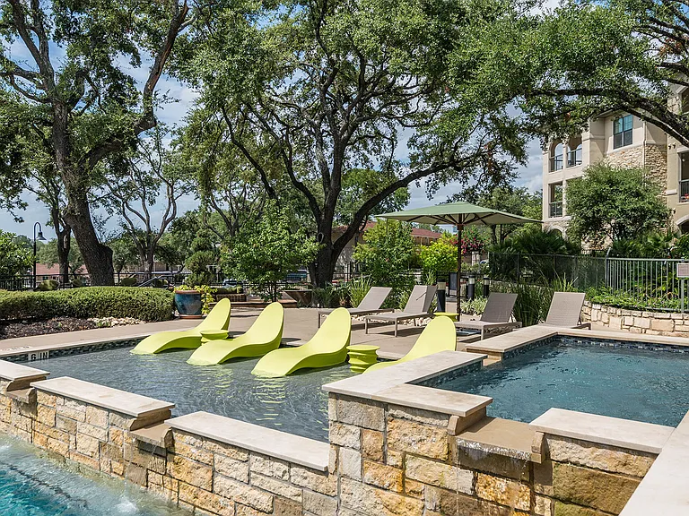 The Brackenridge — Photo 11