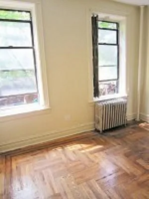 Rented by Camhi NYC Realty Inc | media 30