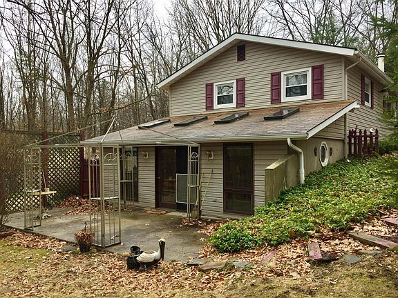 3rd image of 129 Deer Trail Dr