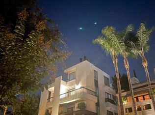 9033 Vista Grande St, West Hollywood, CA 90069