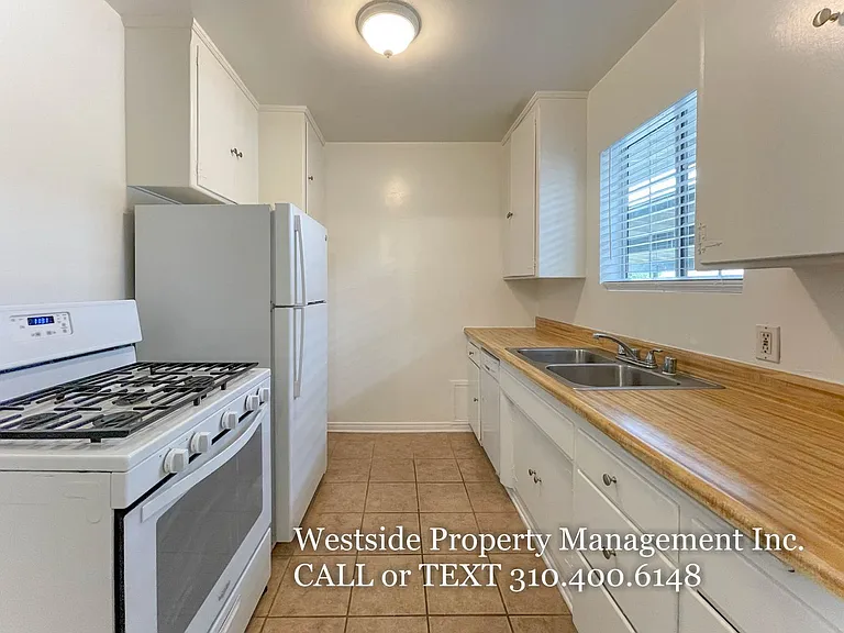 244 S Doheny Dr #246 — Photo 11