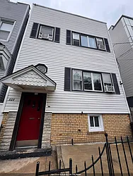 123 Collard Street