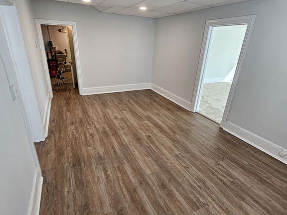 4th image of 4 Lincoln Way E #A