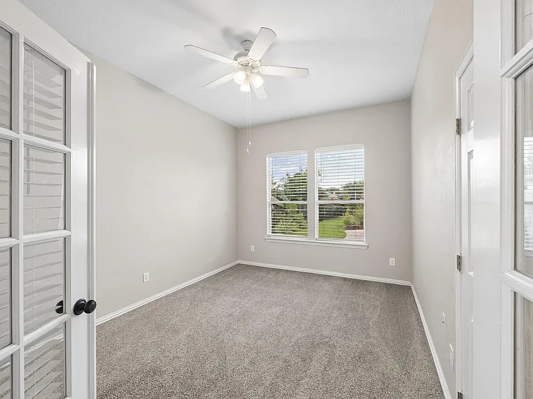 1125 Shady Knoll Ln — Photo 14