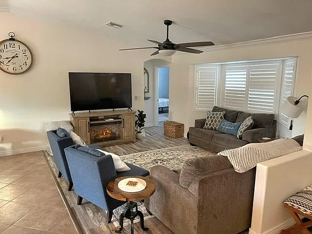 3 bed, 1776 sqft, $2,200 — Photo 4