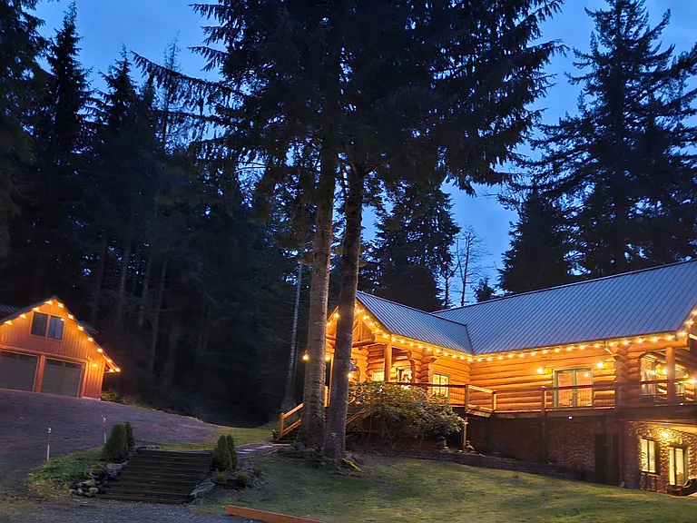 5 acres of land, easy parking, Loft rental is above the garage to the left