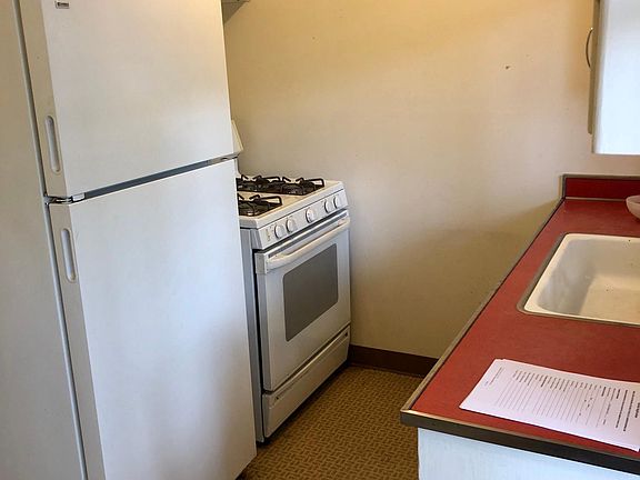4th image of 556 El Camino Real APT 6