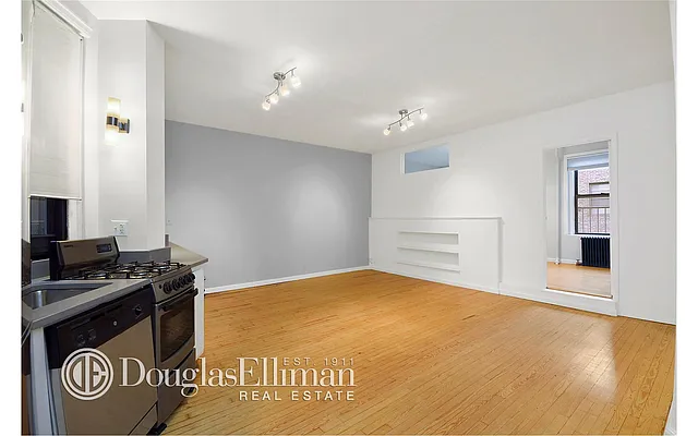 Rented by Douglas Elliman | media 8