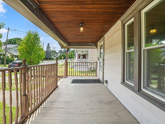 3rd image of 2 Jefferson Ave